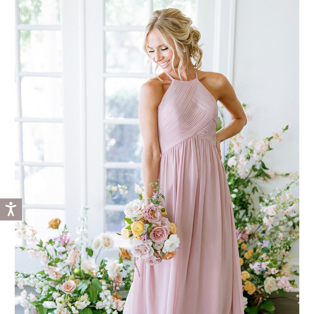 Worn once for wedding and no longer need. Tags still on the dress.